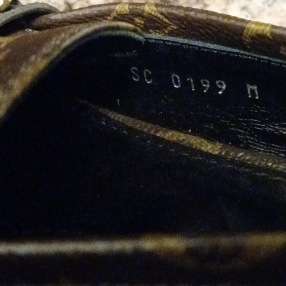 Womens brand new size 7 Louis Vuitton flats - Picture 4 of 5